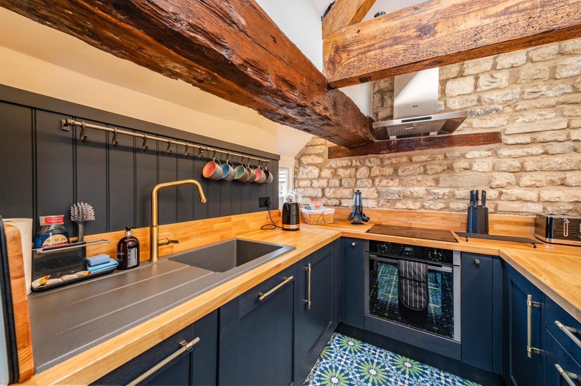 Stylish Central 6 Bedroom Converted Granary Стамфорд Экстерьер фото